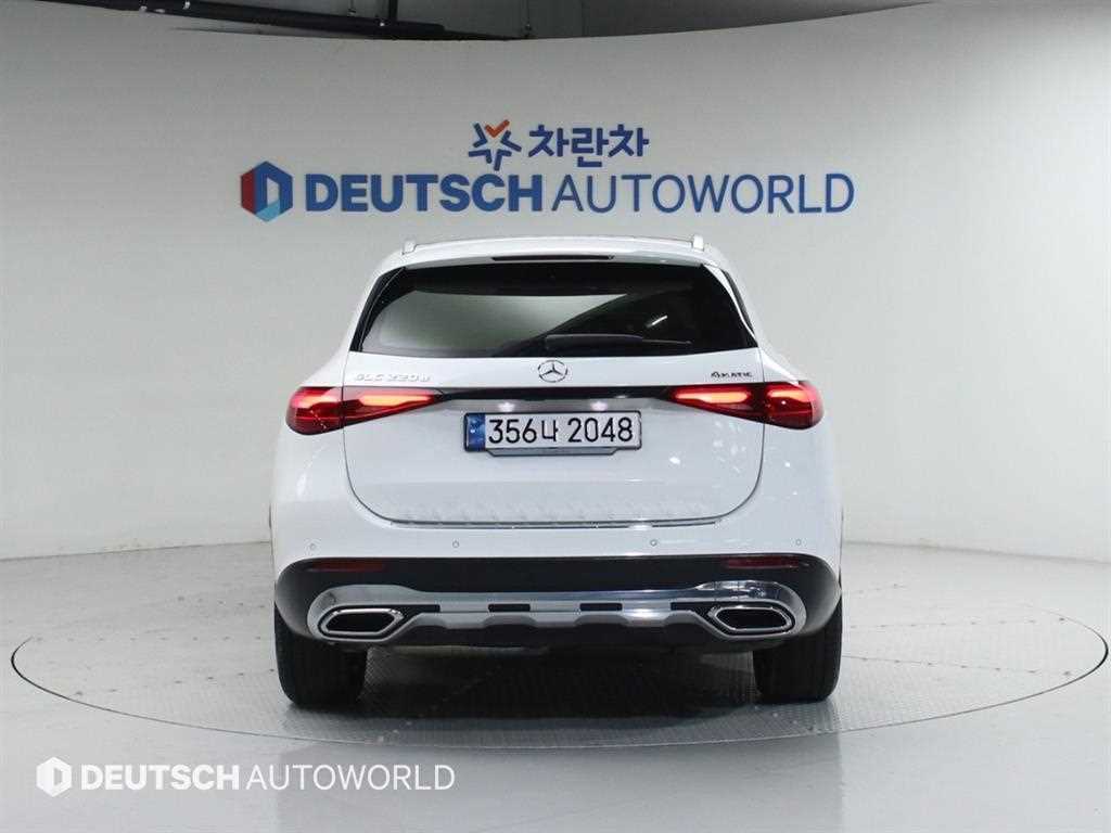 Mercedes Benz GLC Class - Vista 4