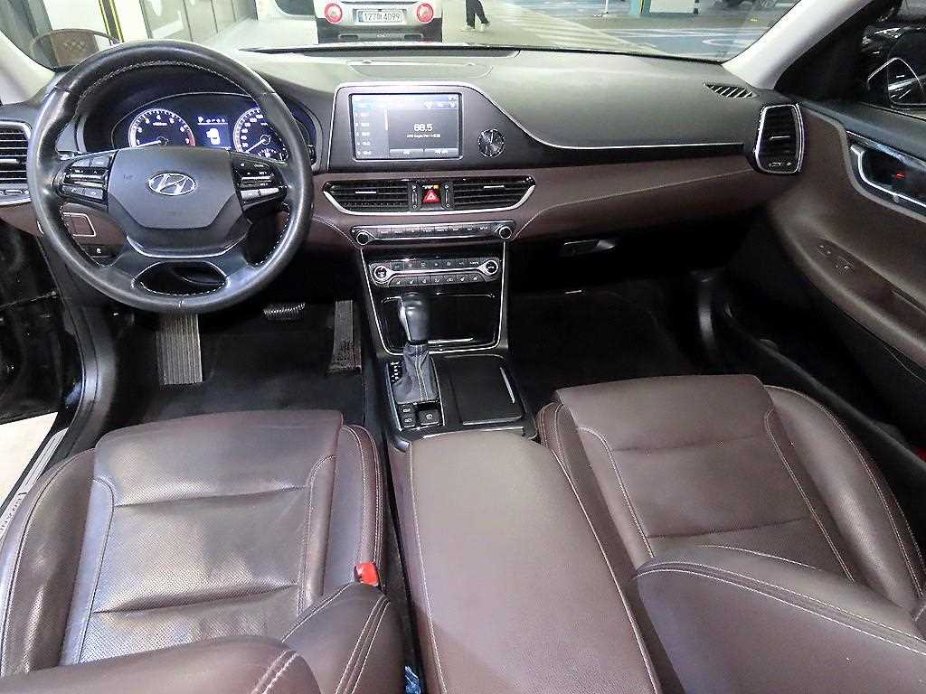 HYUNDAI Grandeur - Vista 10