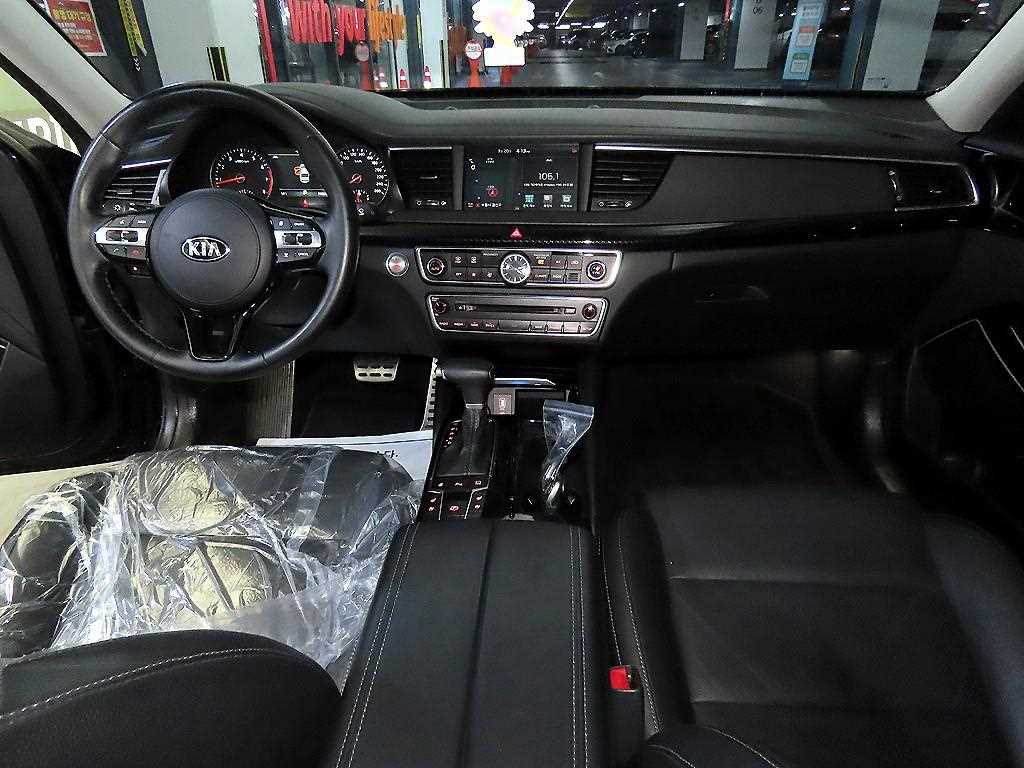 KIA K7 - Vista 10