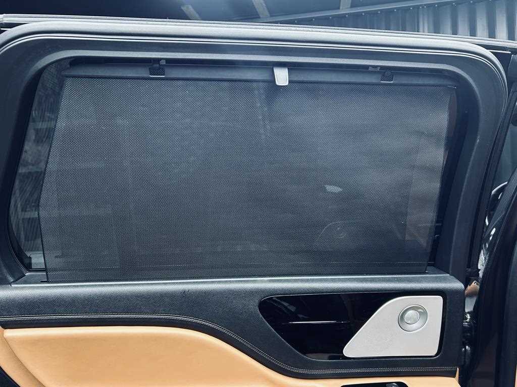 Lincoln Aviator - Vista 12