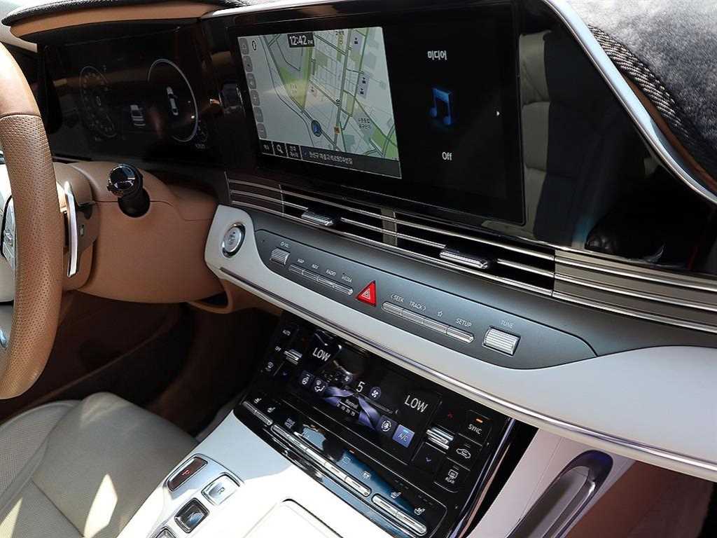 HYUNDAI Grandeur - Vista 10