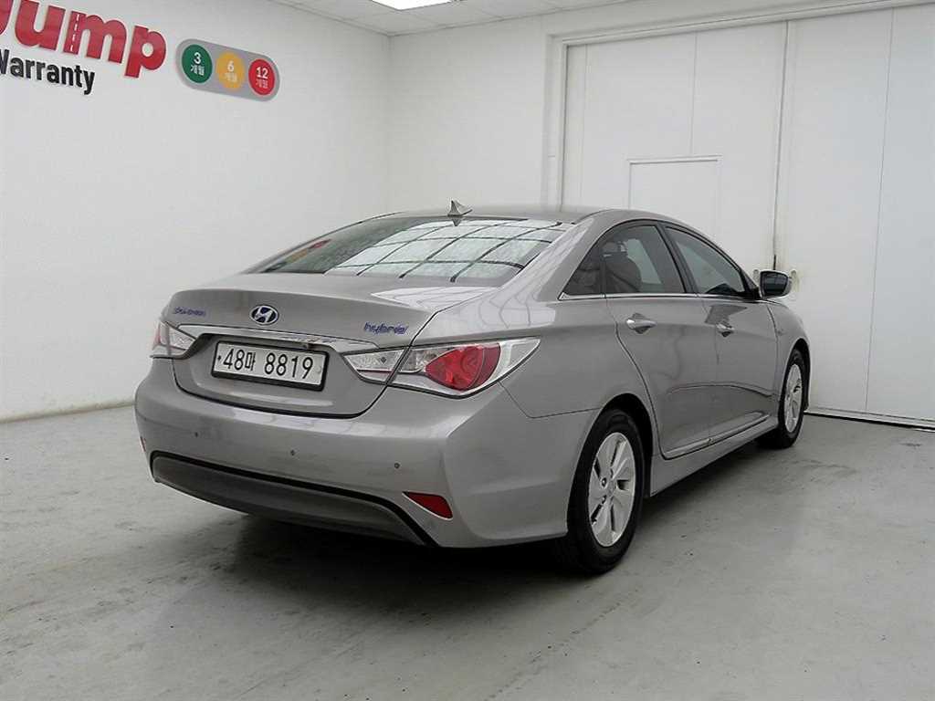 HYUNDAI Sonata - Vista 4