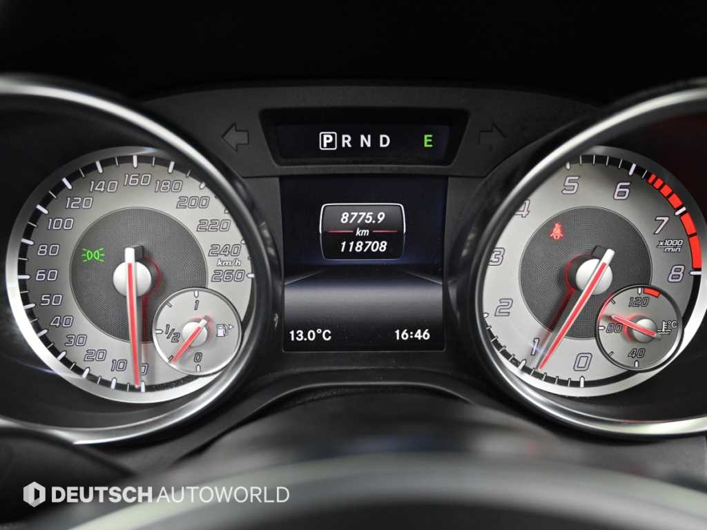 Mercedes Benz SLK Class - Vista 8