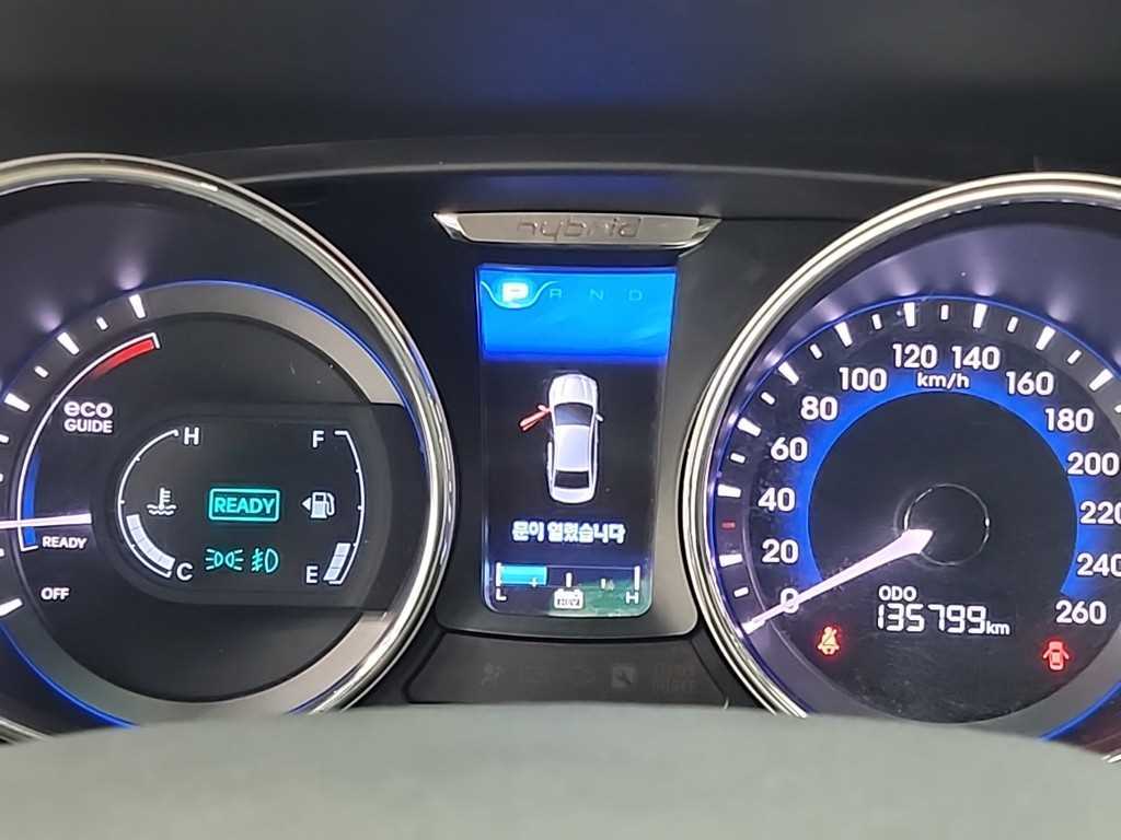 HYUNDAI Sonata - Vista 6