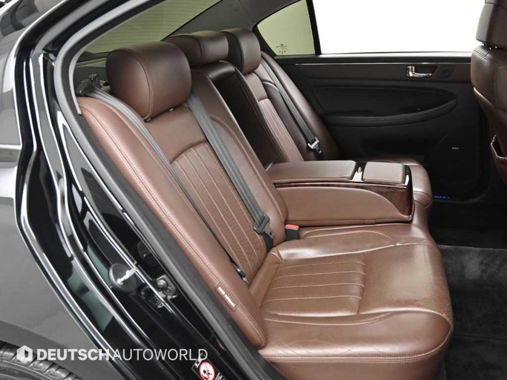 HYUNDAI Genesis - Vista 12