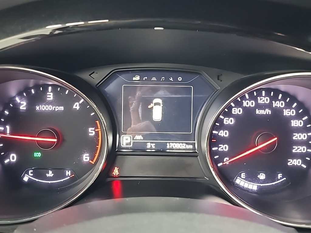KIA Carnival - Vista 6