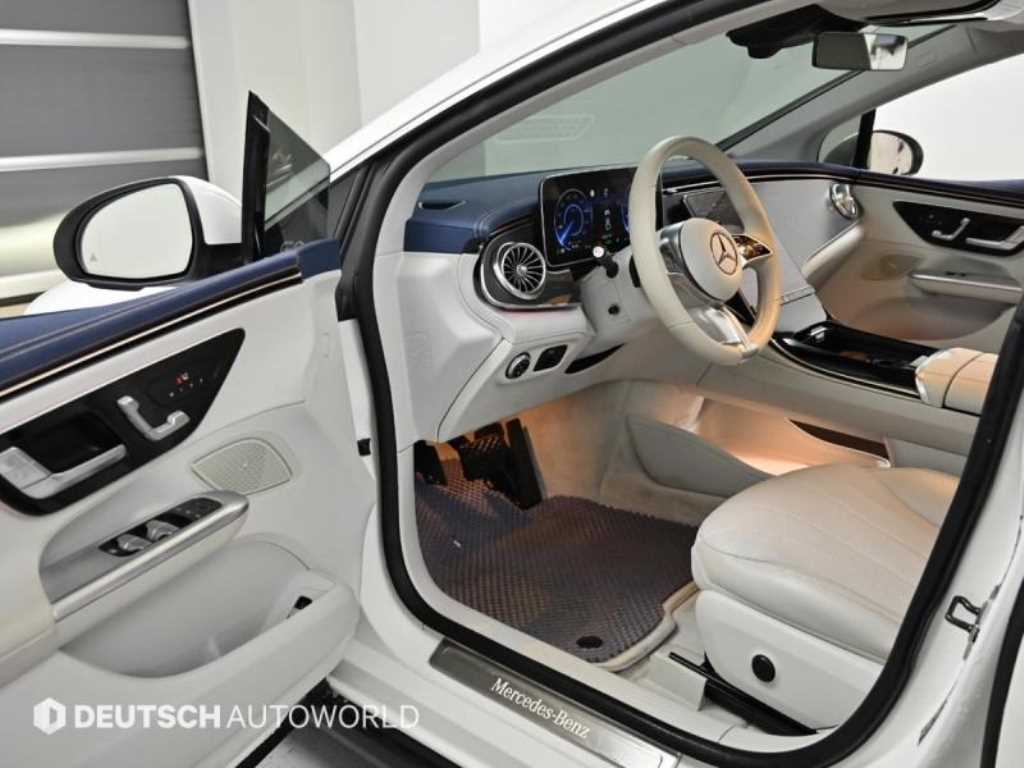 Mercedes Benz EQE - Vista 10