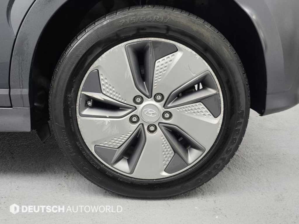 HYUNDAI Kona - Vista 5