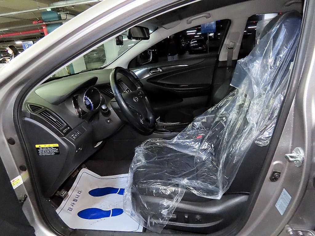 HYUNDAI Sonata - Vista 6