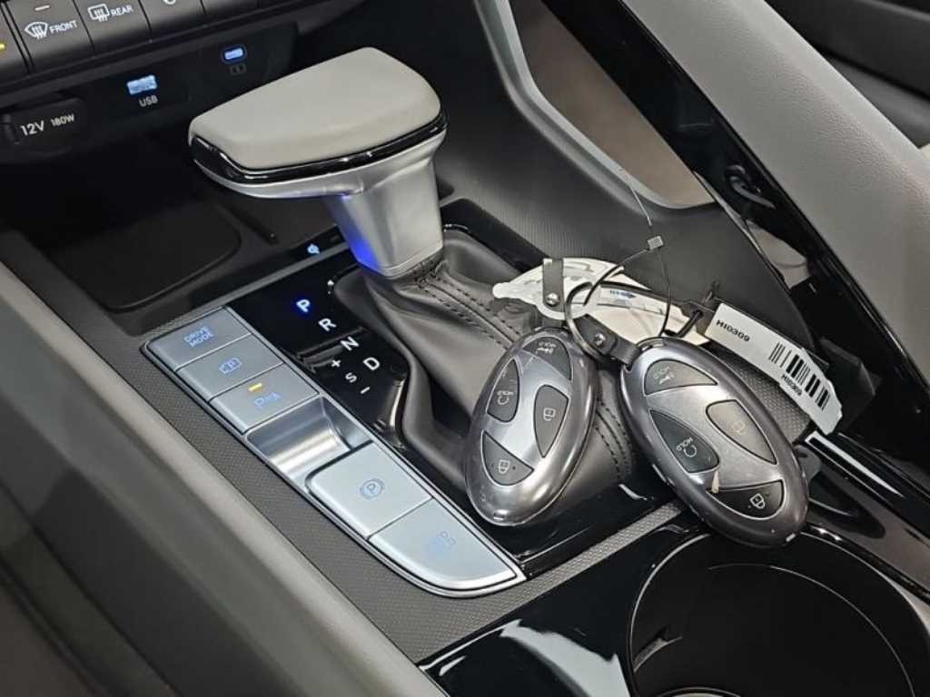 HYUNDAI Avante - Vista 10