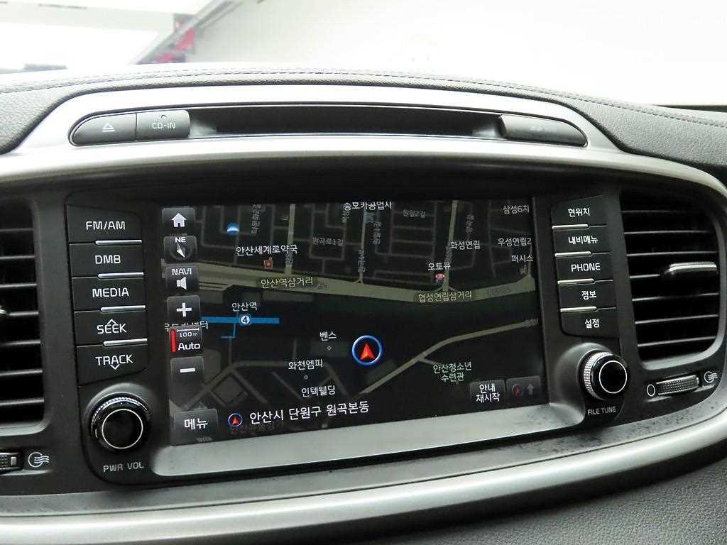 KIA Sorento - Vista 8