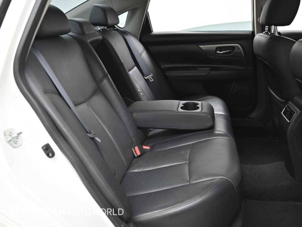 Nissan Altima - Vista 12