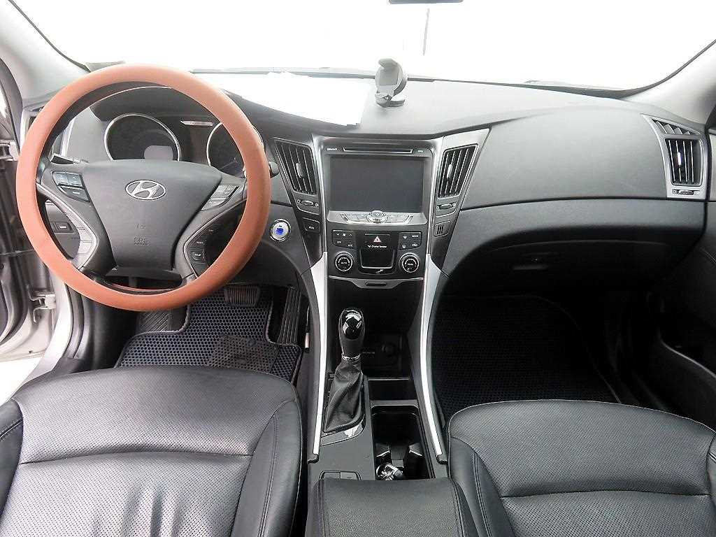 HYUNDAI Sonata - Vista 7
