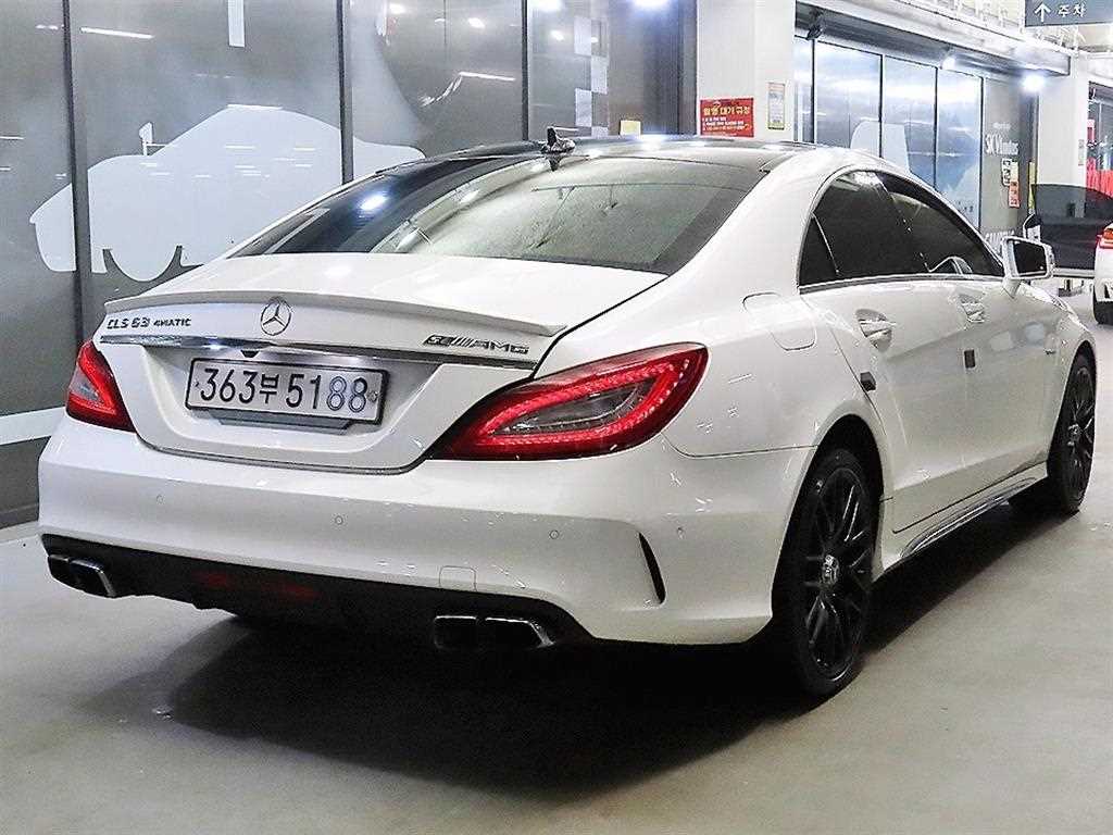 Mercedes Benz CLS Class - Vista 5
