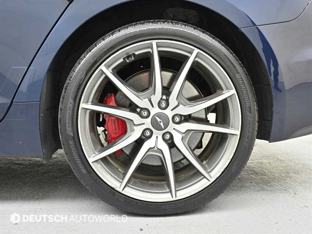 Genesis G70 - Vista 5