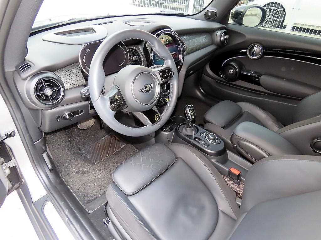 Mini Cooper Electric - Vista 7