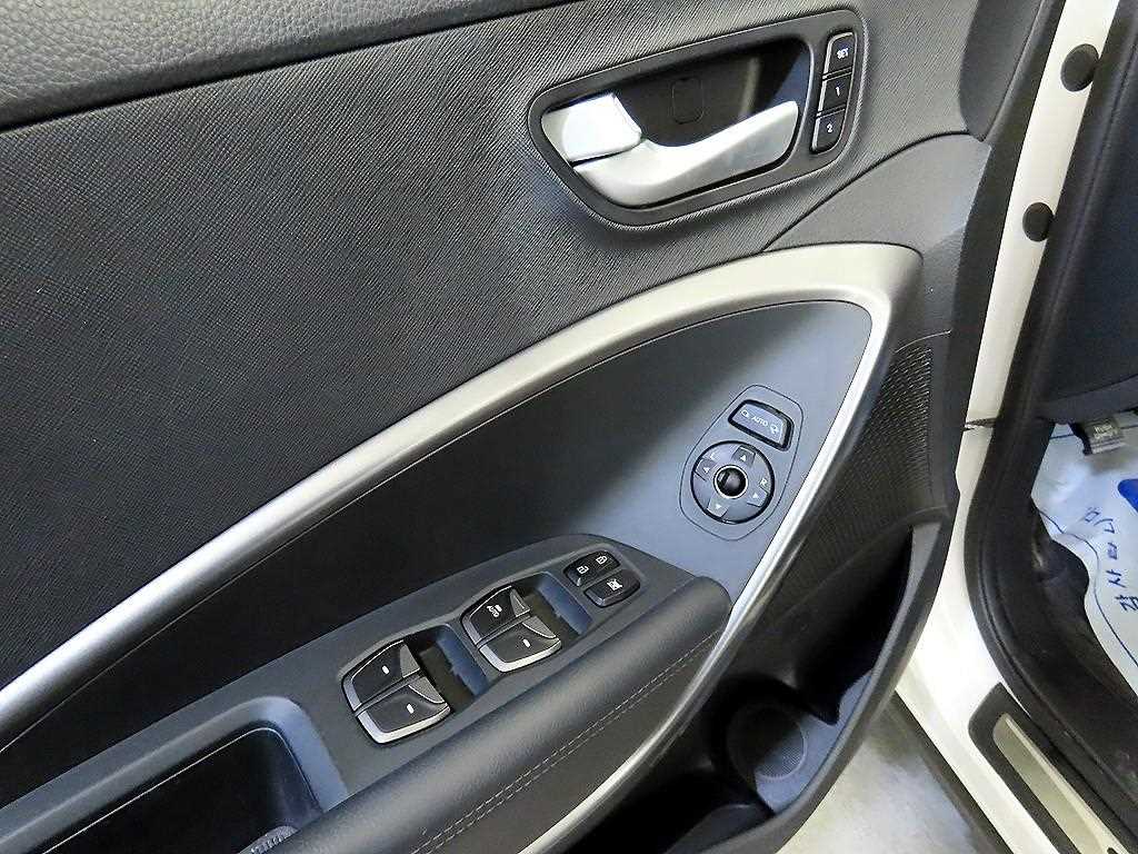 HYUNDAI Santa Fe 2015 Blanco - Importación desde Corea - HF Imports Iquique - Foto 13