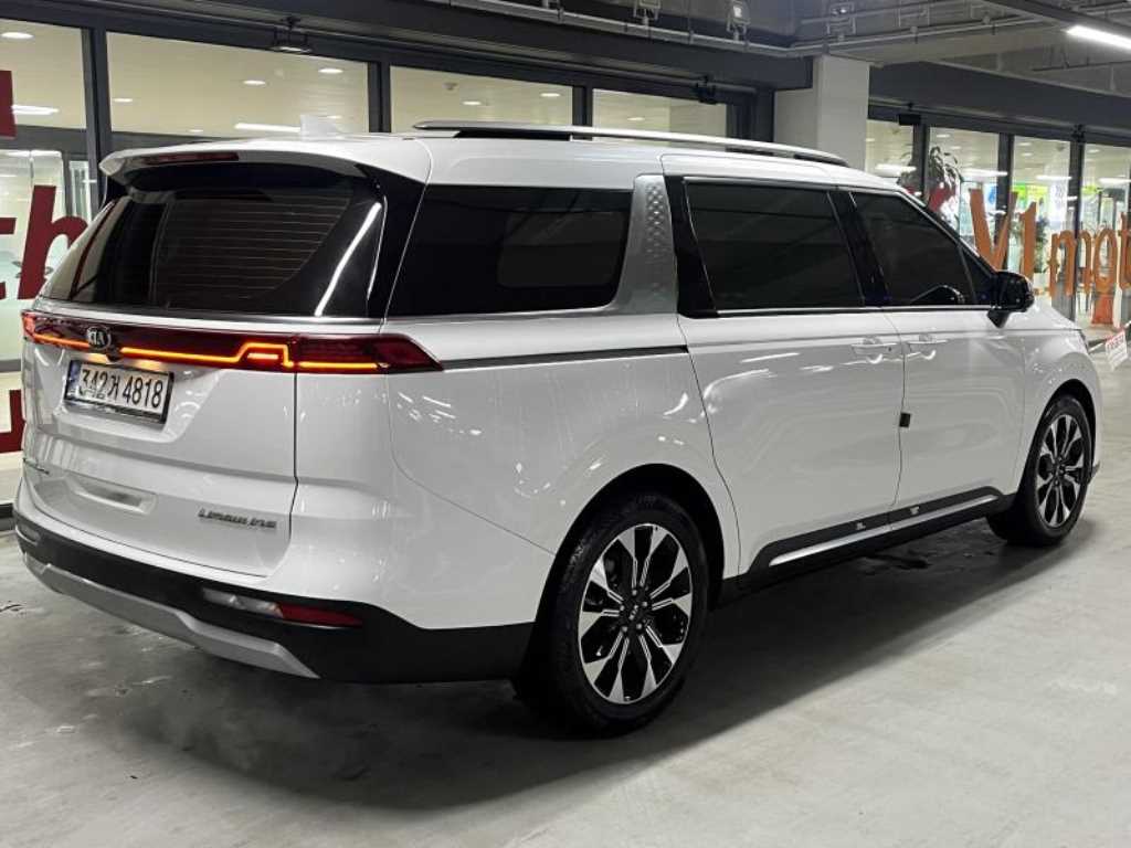 KIA Carnival - Vista 4