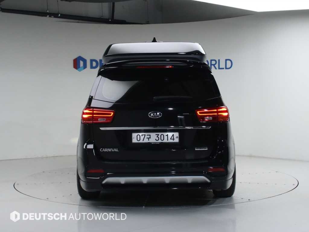 KIA Carnival - Vista 4