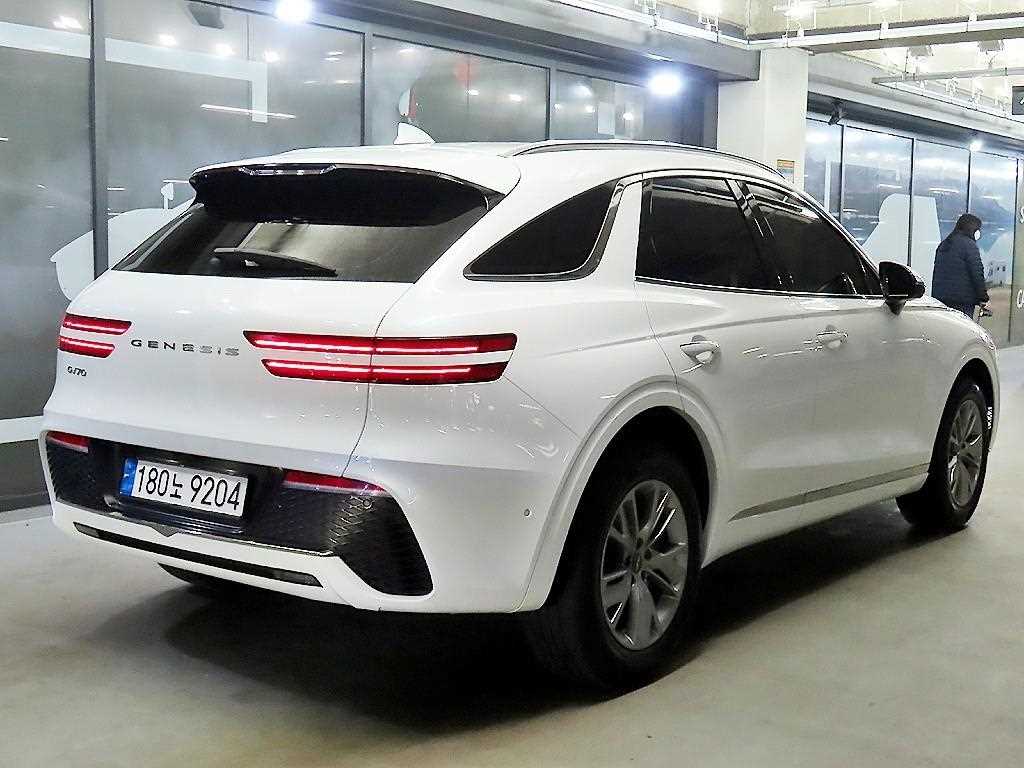 Genesis GV70 - Vista 4