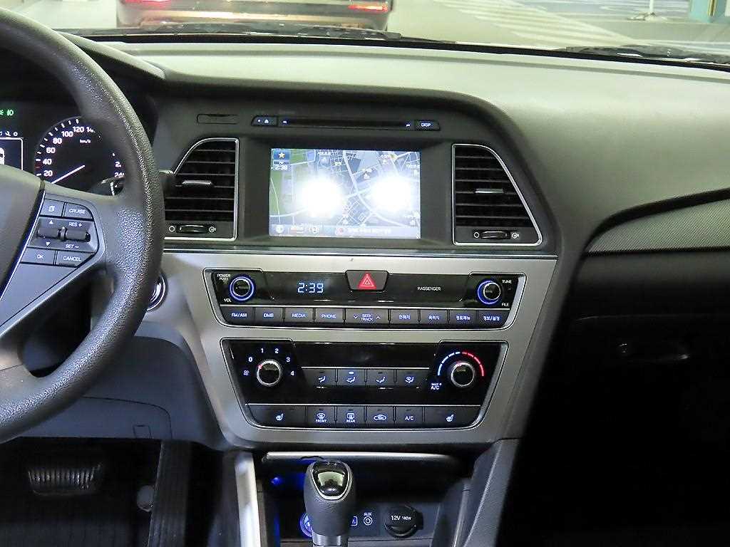 HYUNDAI Sonata - Vista 10