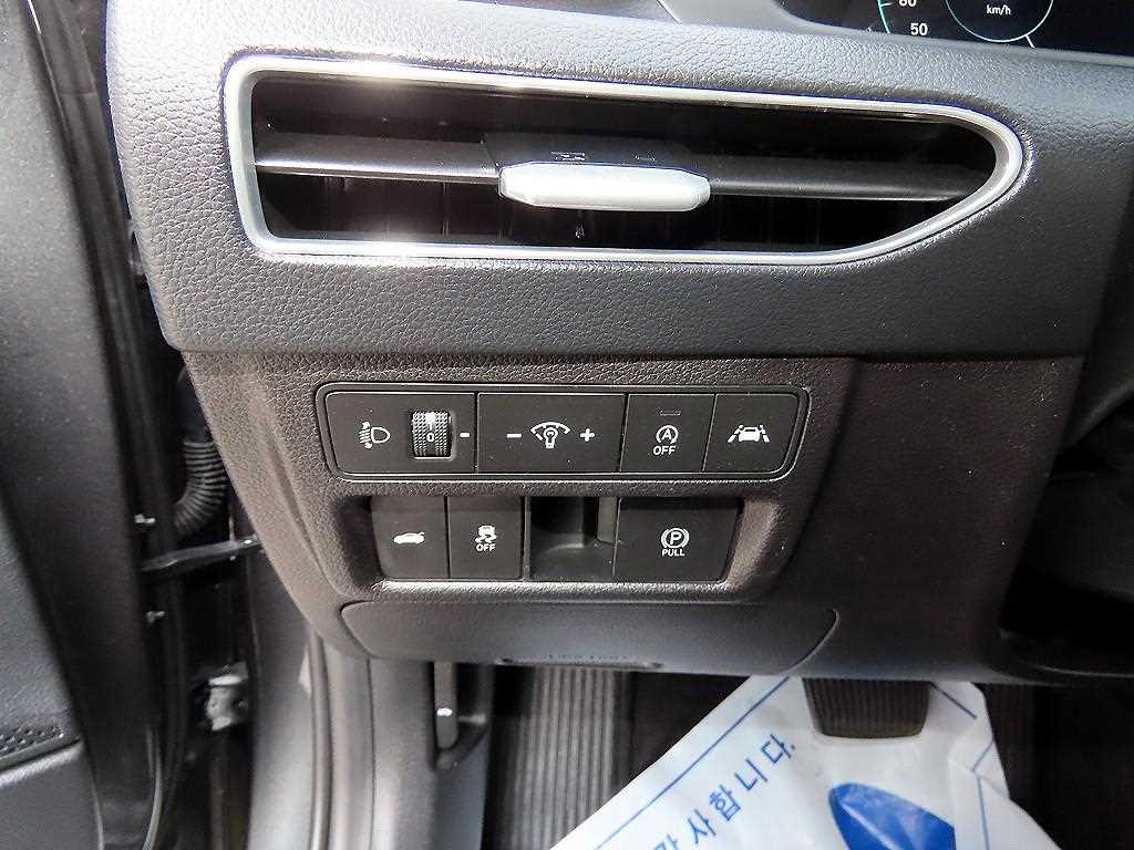 HYUNDAI Sonata - Vista 12