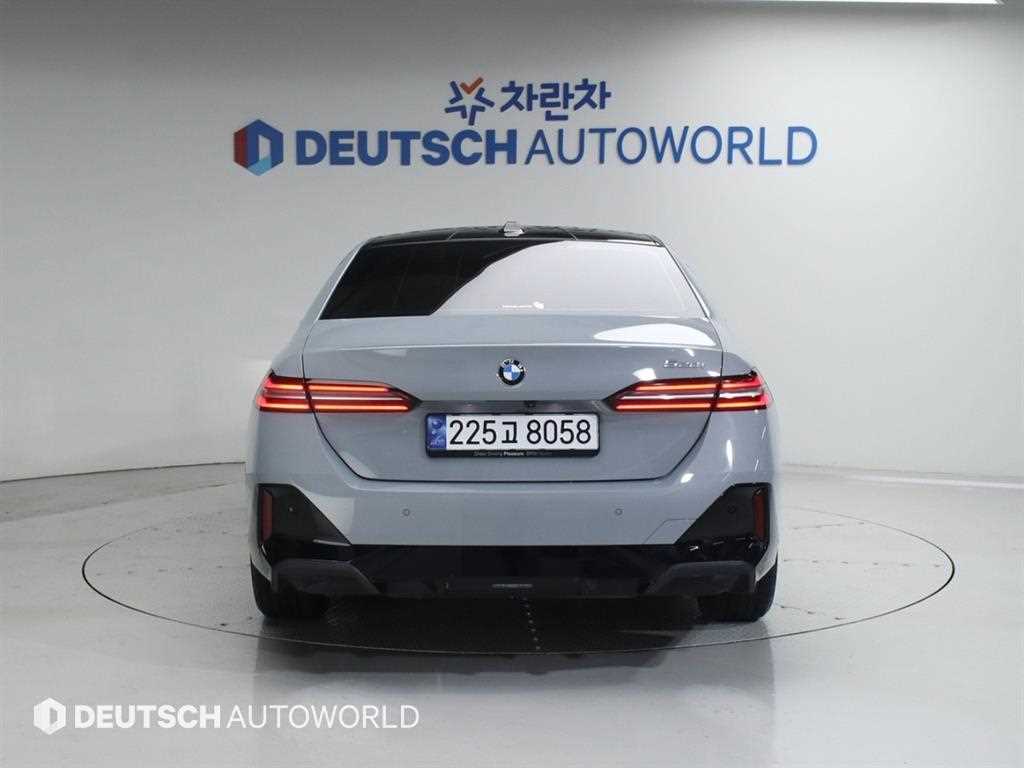 BMW 5 Series - Vista 4