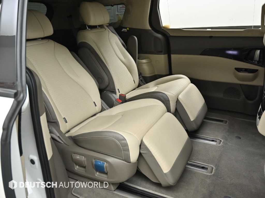 KIA Carnival - Vista 12