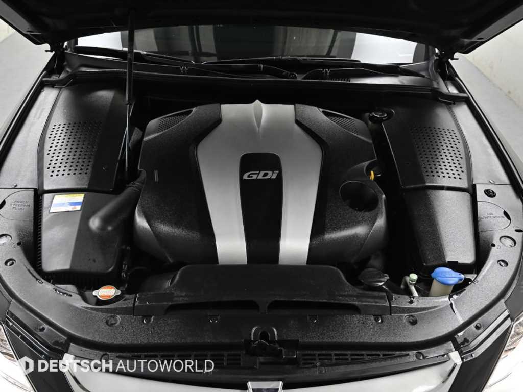 HYUNDAI Genesis - Vista 6