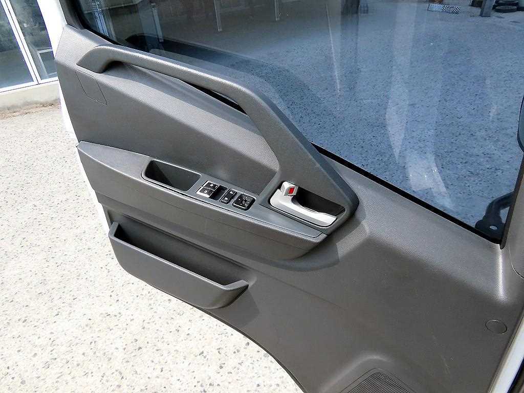 medium and large cargo truck - Vista 11