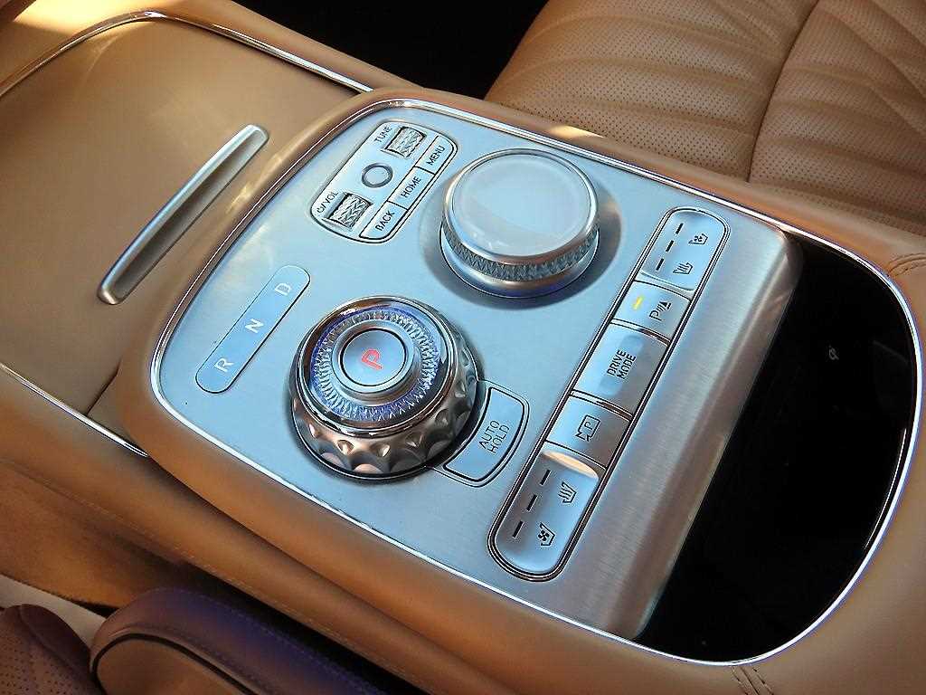 Genesis G90 - Vista 11