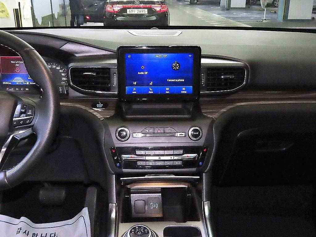 Ford Explorer - Vista 11