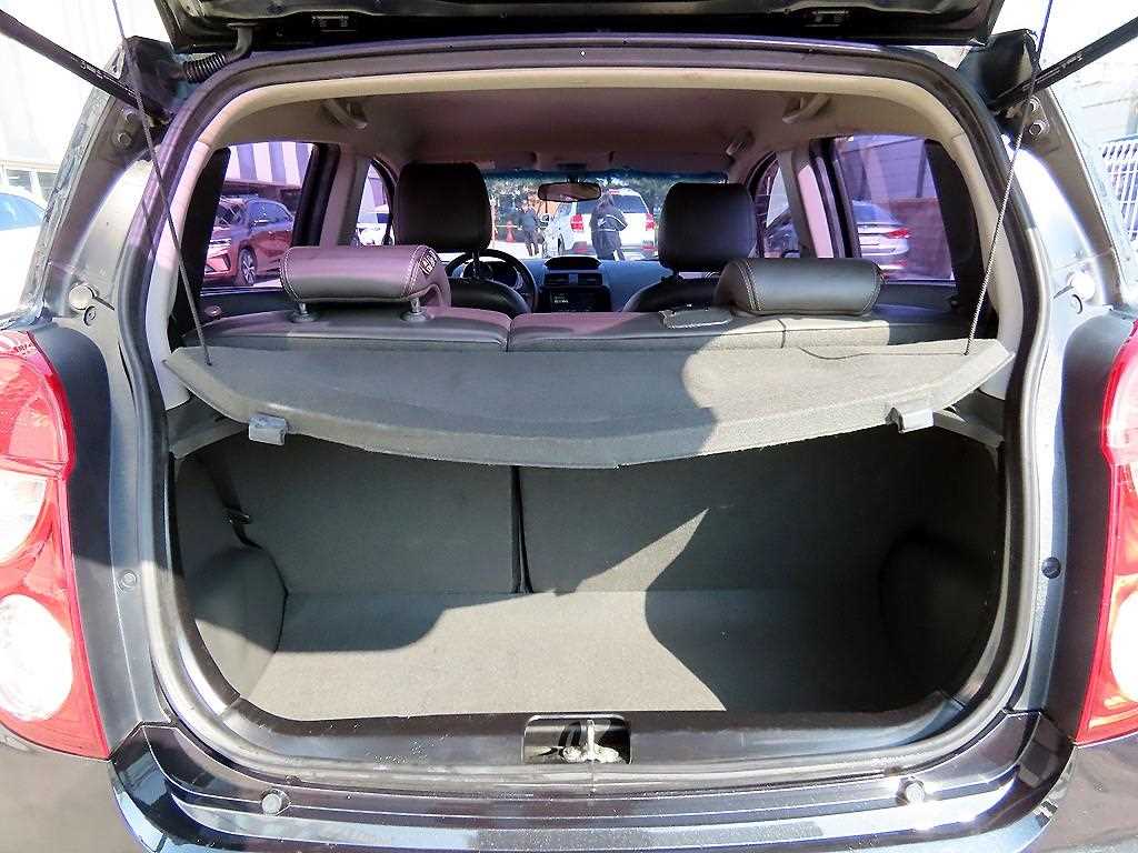 Chevrolet Spark 2015 Negro - Importación desde Corea - HF Imports Iquique - Foto 18