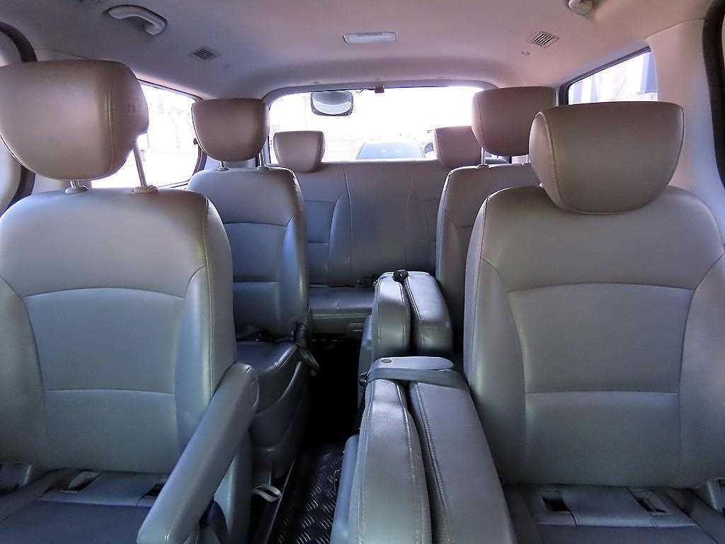 HYUNDAI Starex - Vista 7