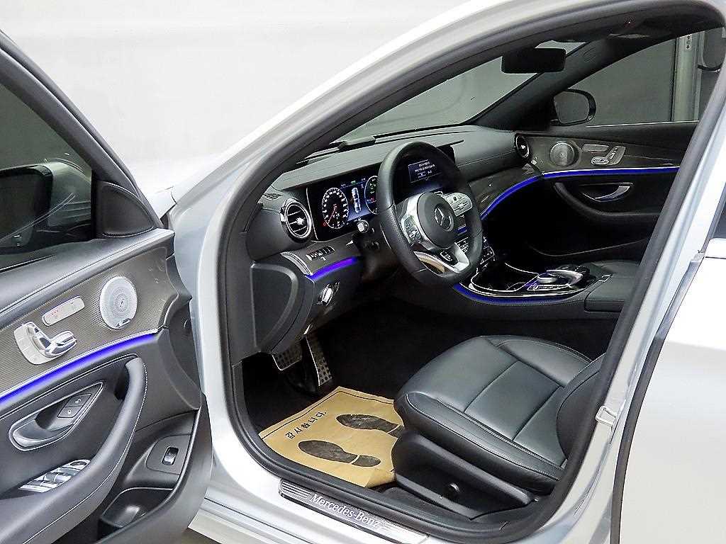 Mercedes Benz E class - Vista 5