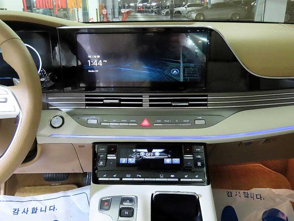 HYUNDAI Grandeur - Vista 11