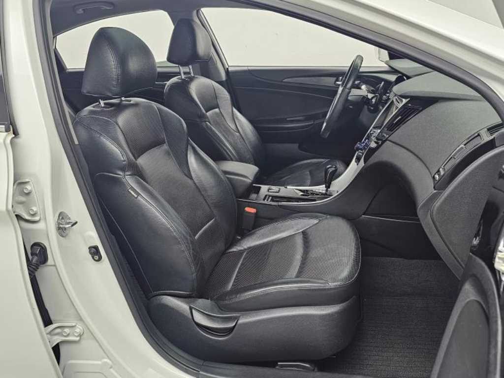 HYUNDAI Sonata - Vista 10