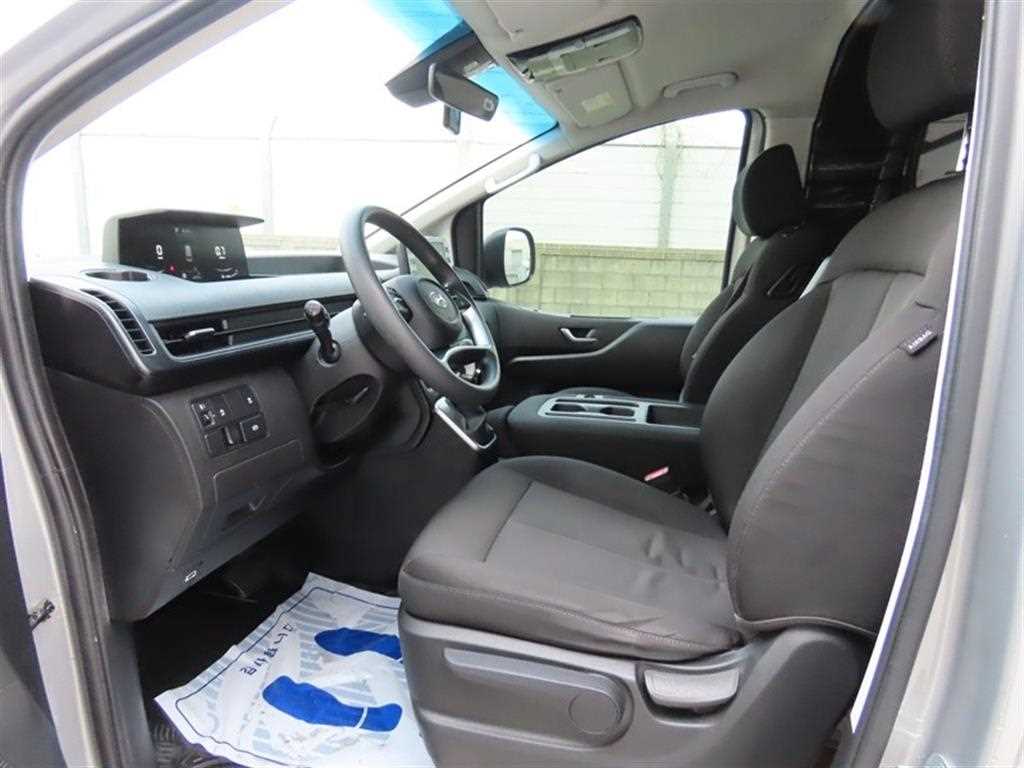 HYUNDAI Staria - Vista 6