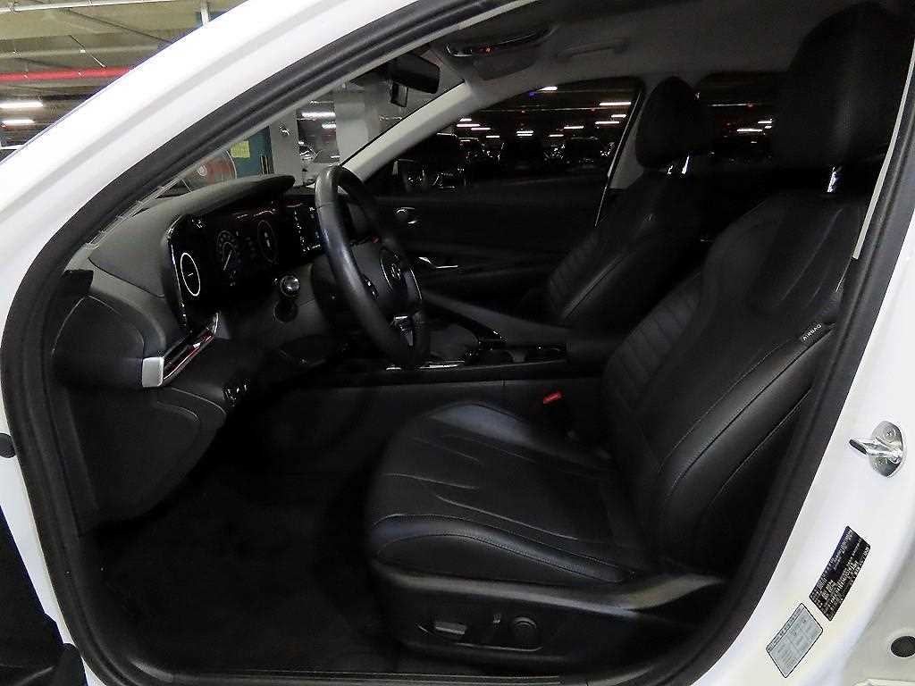 HYUNDAI Avante - Vista 6