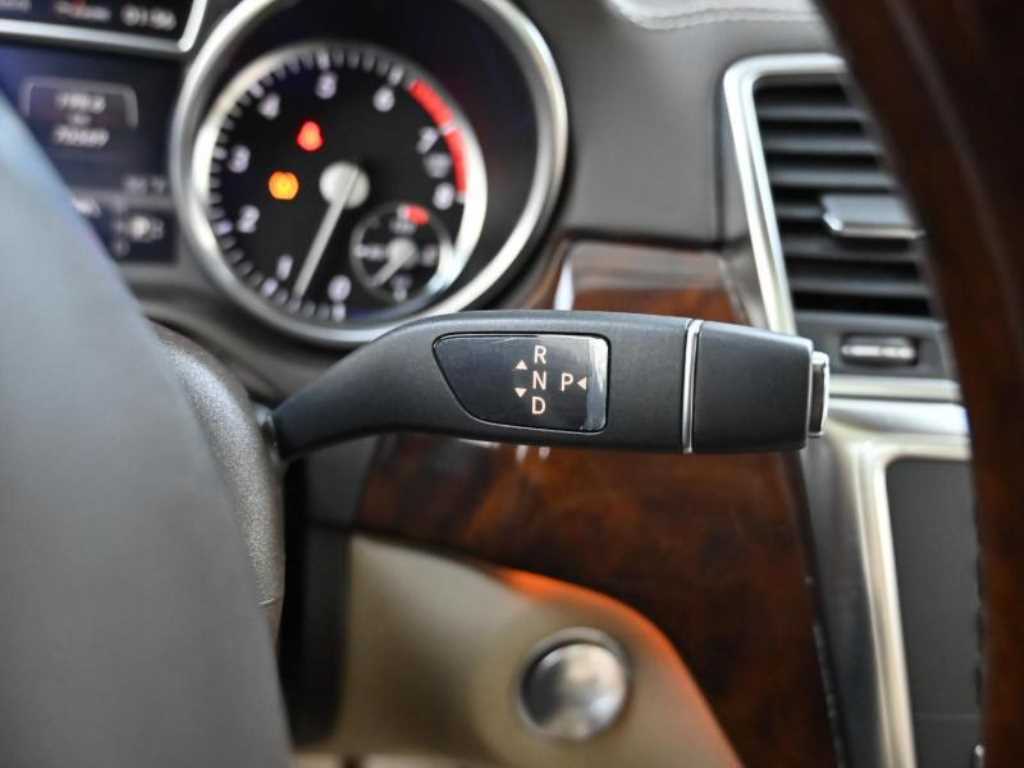 Mercedes Benz GL Class - Vista 9