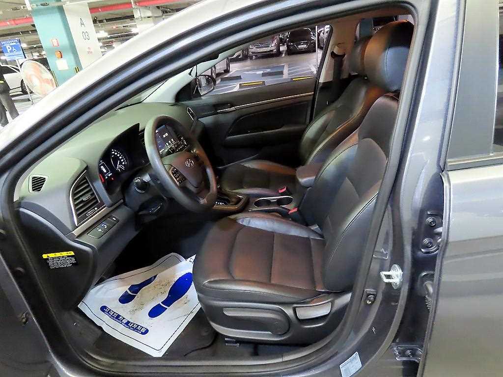 HYUNDAI Avante - Vista 6