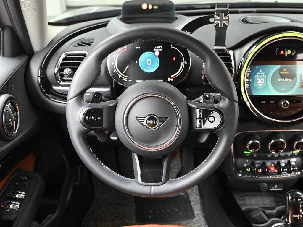 Mini Clubman 2022 the color of pearl - Importación desde Corea - HF Imports Iquique - Foto 13