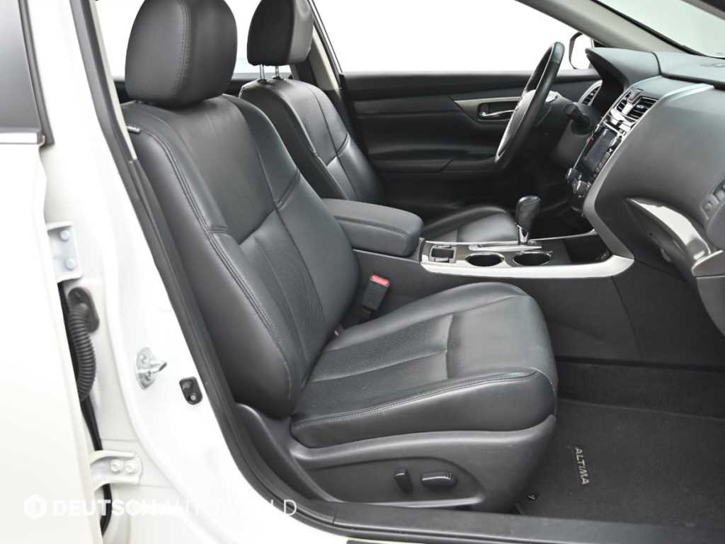 Nissan Altima - Vista 10