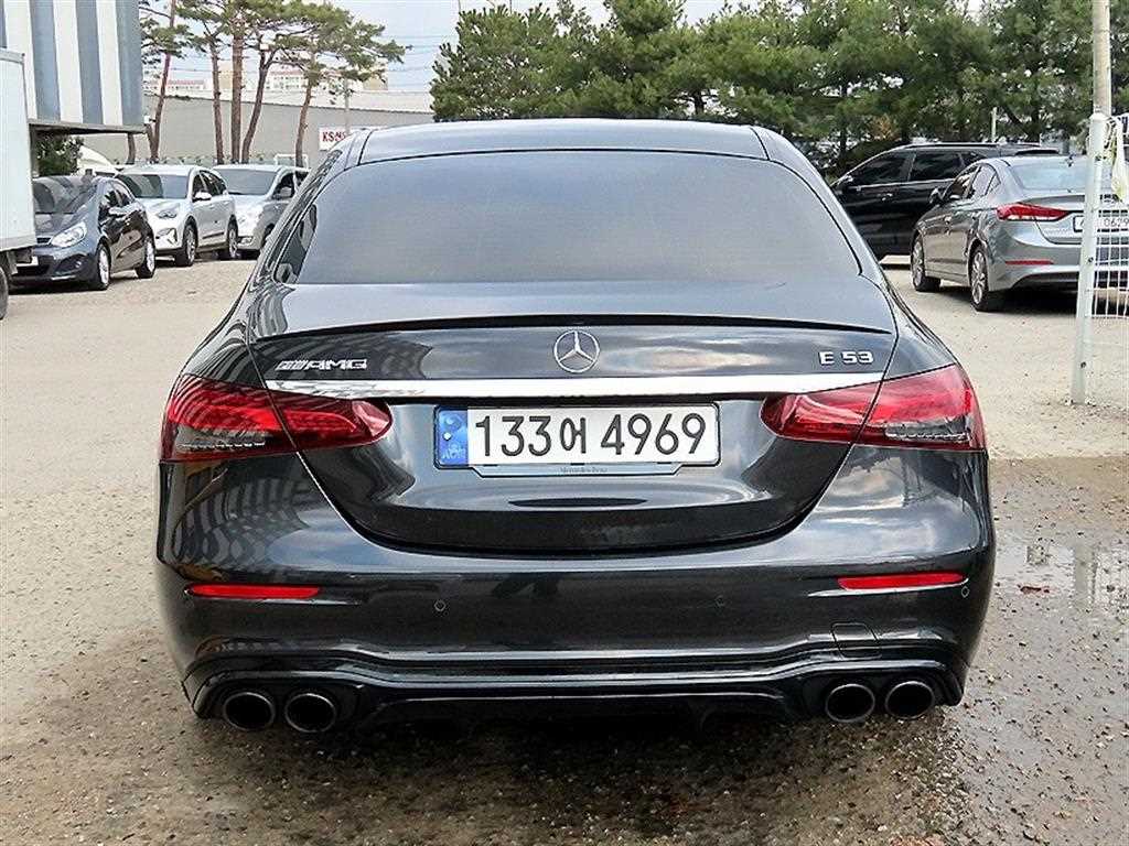 Mercedes Benz E class - Vista 4