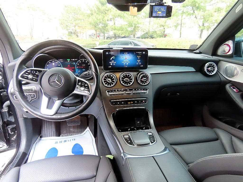 Mercedes Benz GLC Class - Vista 7