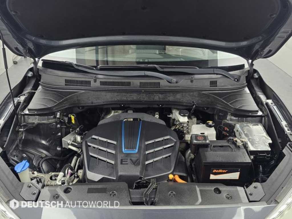 HYUNDAI Kona - Vista 6