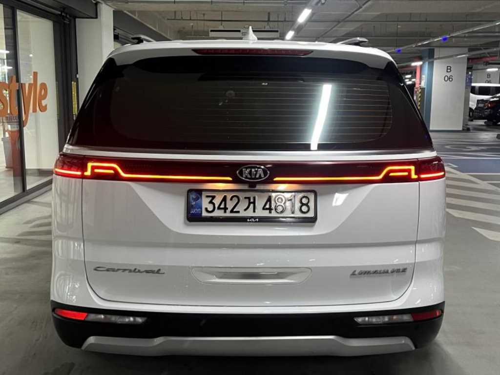 KIA Carnival - Vista 5