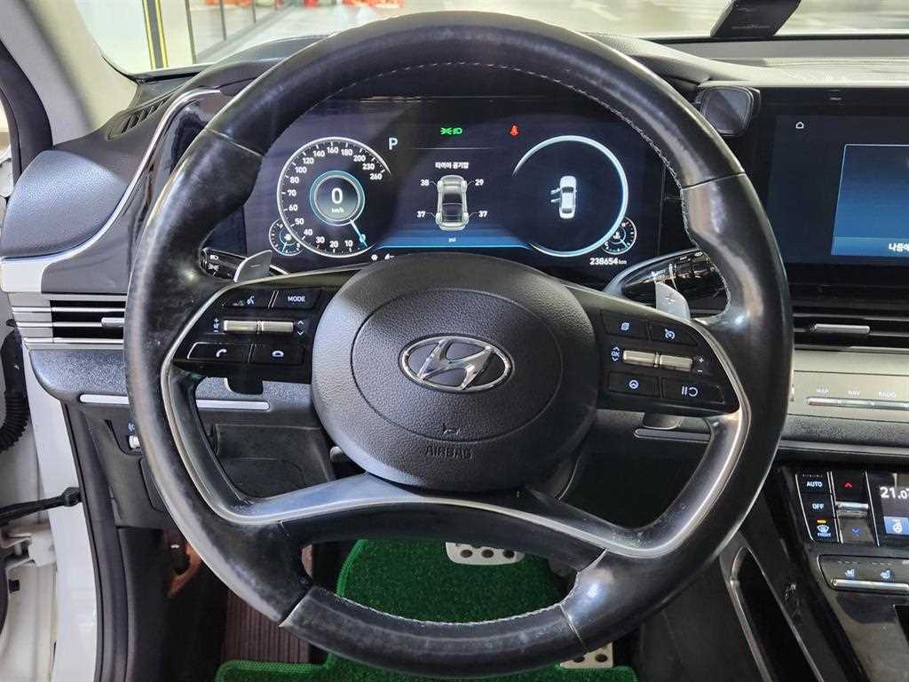 HYUNDAI Grandeur - Vista 9