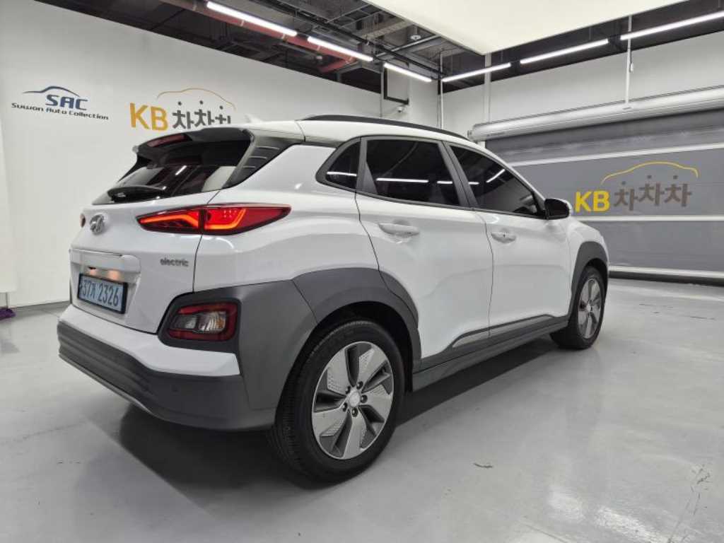HYUNDAI Kona - Vista 4