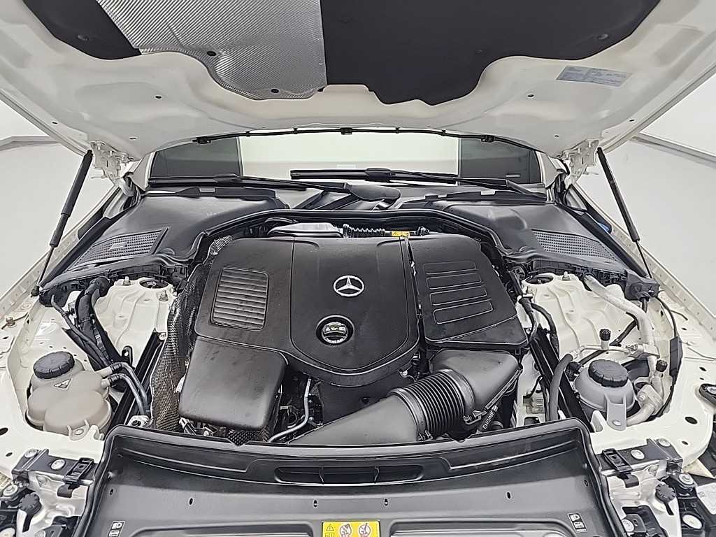 Mercedes Benz C Class - Vista 5